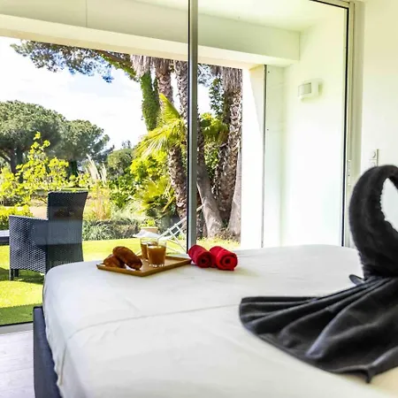 De Prestige Avec Piscine Vue Sur Le Golf De Motte וילה