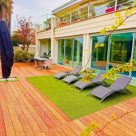 De Prestige Avec Piscine Vue Sur Le Golf De Motte וילה לה גרנד מוט