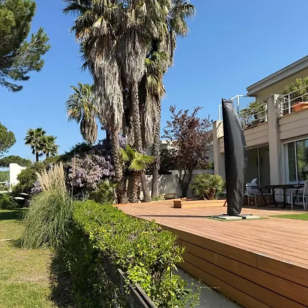 De Prestige Avec Piscine Vue Sur Le Golf De Motte וילה לה גרנד מוט