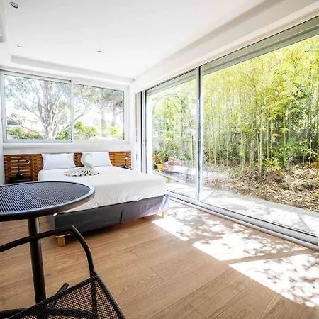 De Prestige Avec Piscine Vue Sur Le Golf De Motte *