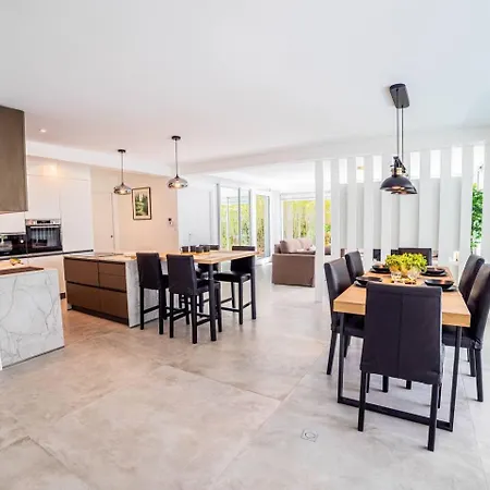 De Prestige Avec Piscine Vue Sur Le Golf De Motte Villa *