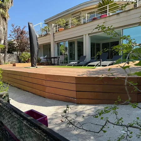De Prestige Avec Piscine Vue Sur Le Golf De Motte Βίλα