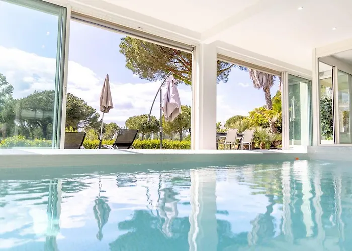 Βίλα De Prestige Avec Piscine Vue Sur Le Golf De Motte *