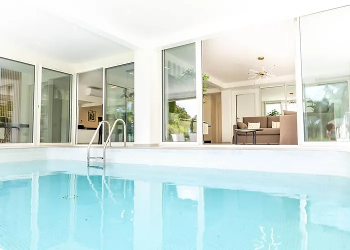 De Prestige Avec Piscine Vue Sur Le Golf De Motte Βίλα
