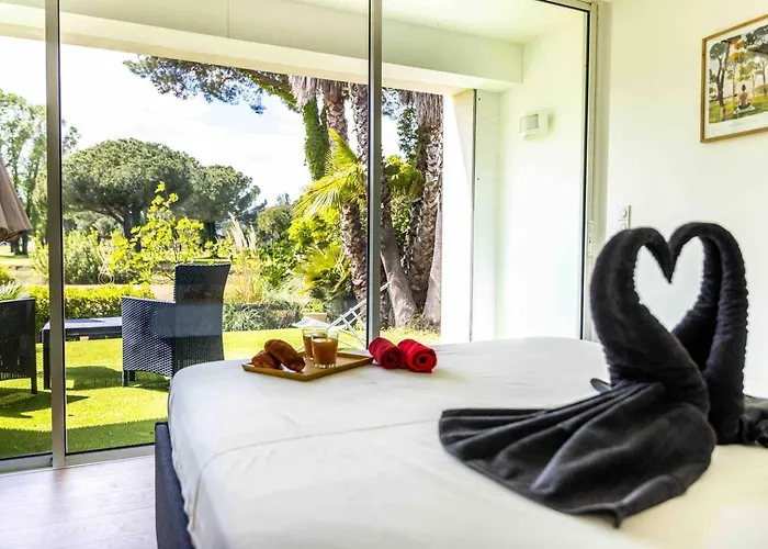 De Prestige Avec Piscine Vue Sur Le Golf De Motte Βίλα