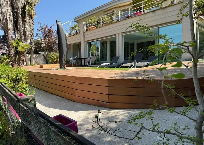 De Prestige Avec Piscine Vue Sur Le Golf De Motte Βίλα